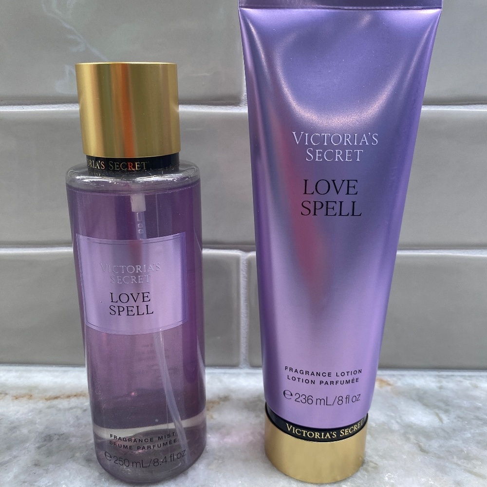 NEW Victoria's Secret Love Spell Fragrance Lotion & Mist Set
